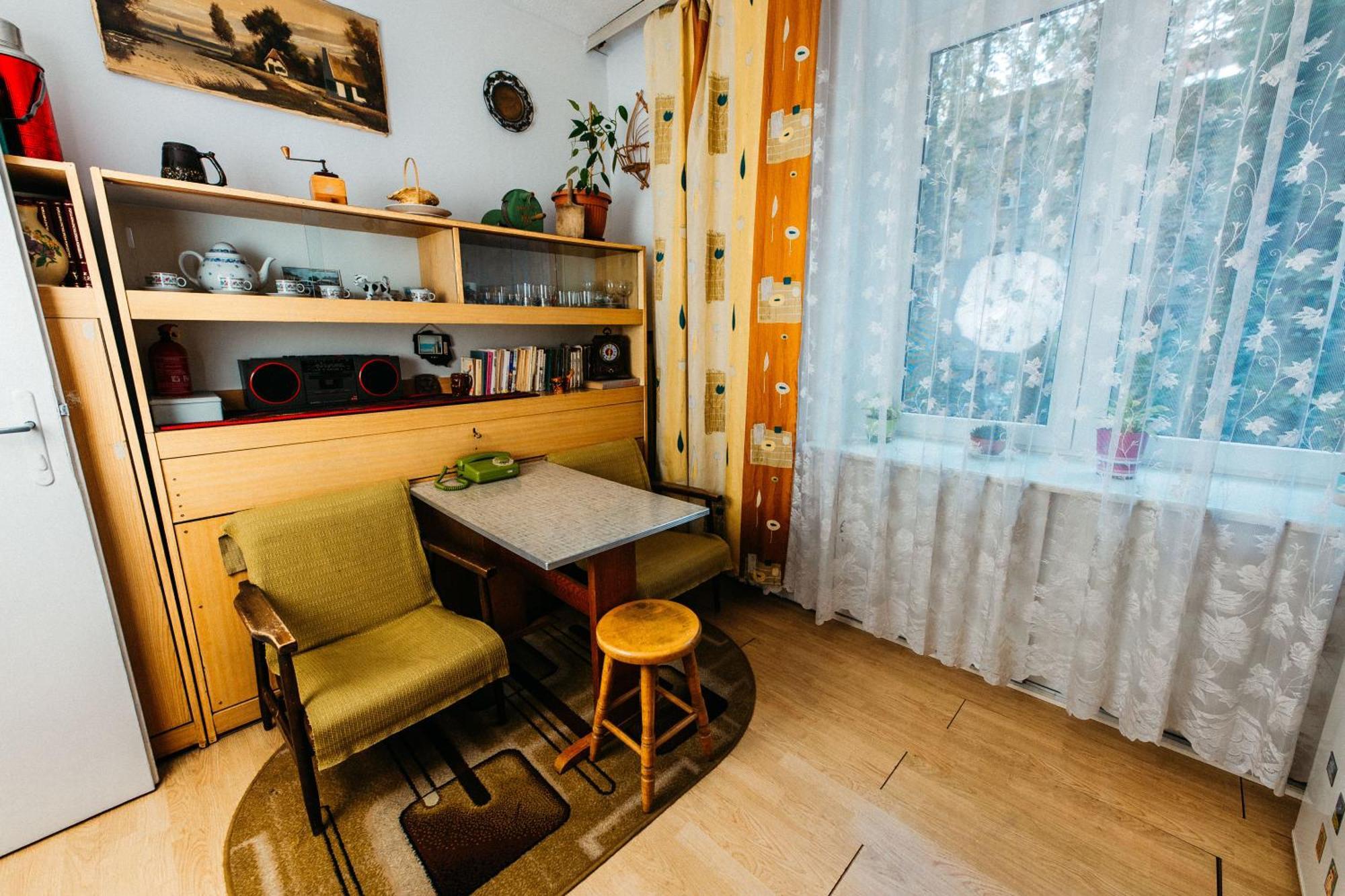 Feel The Old Socialist Style Apartment Krakow Bagian luar foto